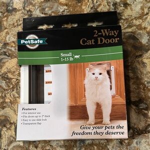 PetSafe Small 2-Way Cat Door Transparent Flap Slide Lock New in Box